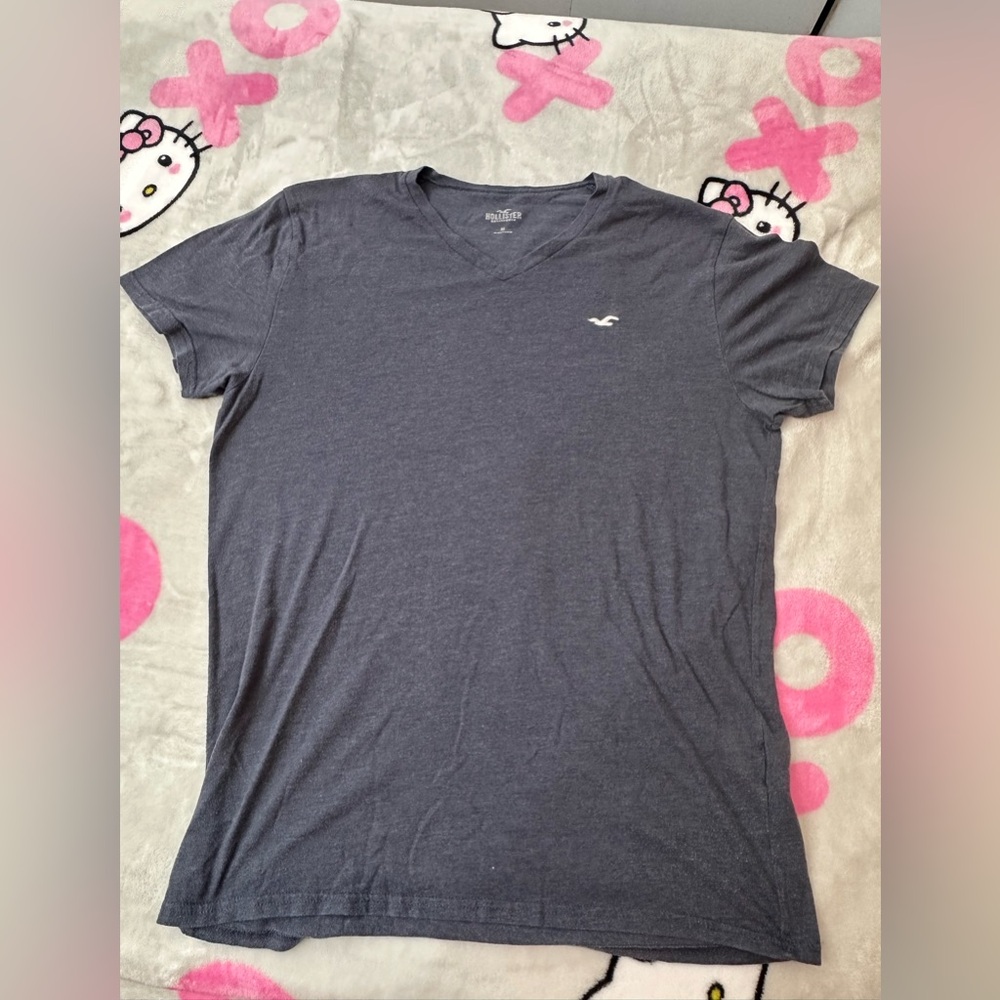 Men’s hollister blue v neck t shirt size medium